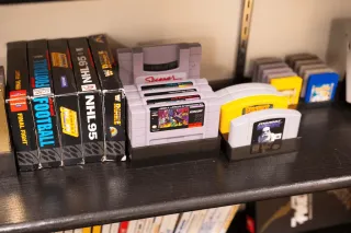 Games available at the archive include “Final Fight,” “NBA Football,” “NHL 95,” “The Adventures of Batman & Robin,” and “Star Wars: Shadows of the Empire.”